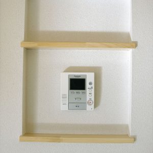 間口が狭く、奥行きが深い28坪、<br>木造吹抜け付きの地下室、1〜3階、屋上の5層住宅
