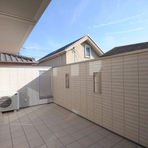 吹き抜けで開放的なリビングが特徴。<br>将来の二世帯を考えた工夫満載のロフト付き二世帯住宅。