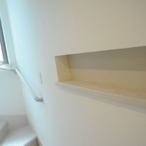 東京の厳しい建築条件を南側スケルトン階段で解消。<br>明るく間取りを有効に使った二世帯3階建て住宅