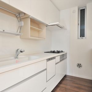 【屋上・HR】約11坪の土地をめいっぱい活用。<br>こだわりの光あふれるリビングが魅力的な３階建て