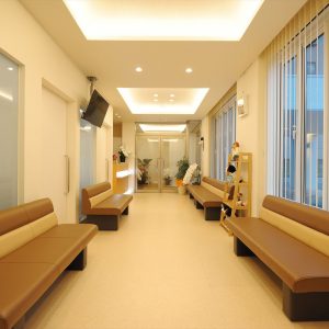 動物病院併用3階建て住宅は、<br>ご来院の方を真剣に考えたデザイン＆技術のおもてなし