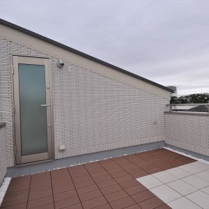 「ただいま」が暖かい。<br>家族団らんの工夫が随所に詰まった3階建て屋上付き住宅