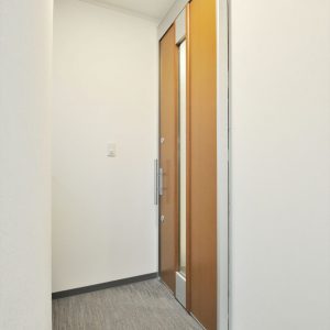 １階賃貸用店舗・倉庫スペース併用、2階・3階は階層で<br>居住空間が完全に独立した二世帯住宅