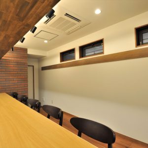 【料理人経験のあるクライアントと創ったこだわり住宅】<br>店舗併用の二世帯・3階建て住宅