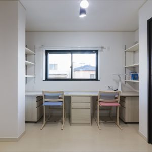 防火規制区域に適した木造耐火構造で、<br>子育て中の共働き夫婦にやさしい工夫がいっぱい。