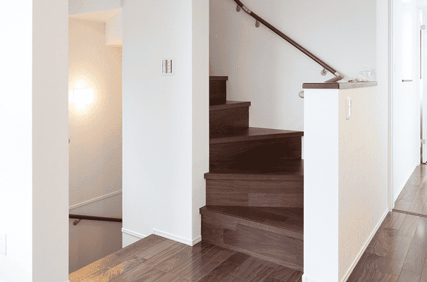 CASE 02:変形地×二世帯。ギャラリーのある「複合多世帯住宅」